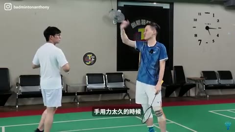 大臂過度發力阻礙拍頭