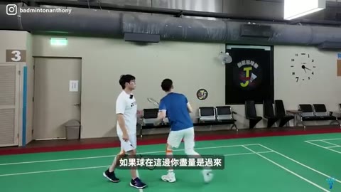 反拍擊球點在身體外側