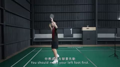 後仰擊球時雙腳同時起跳 (錯誤)