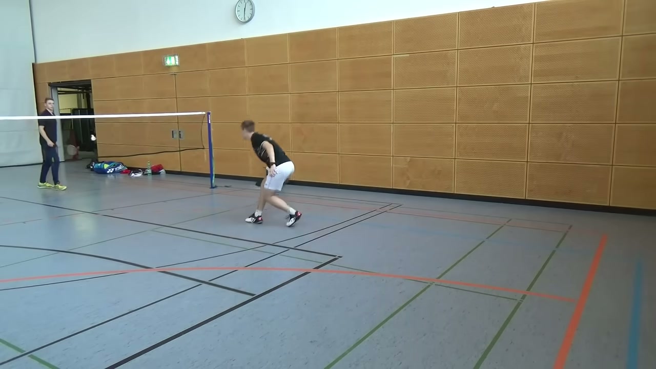 後場剪刀跳準備動作要領