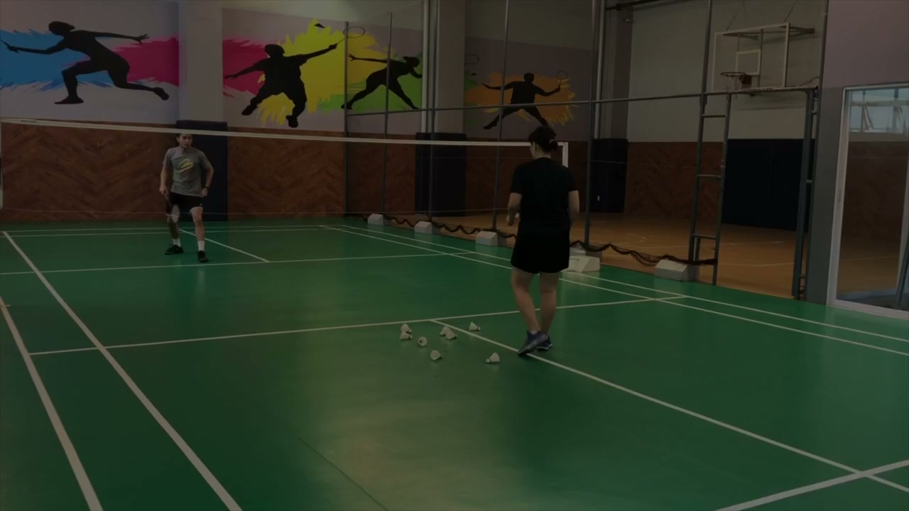 雙打接發練習：中場直線球