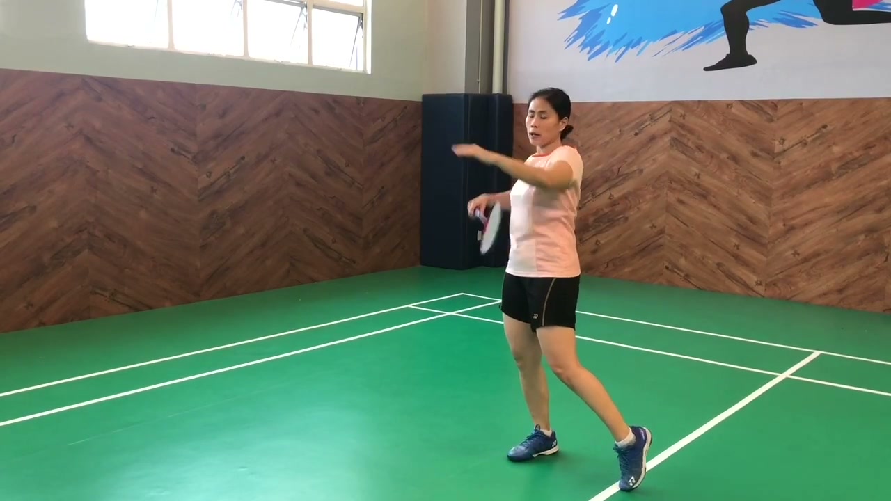 單打回擊殺球：挑高