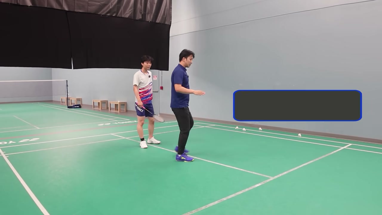 啟動步同時包含推蹬與變向