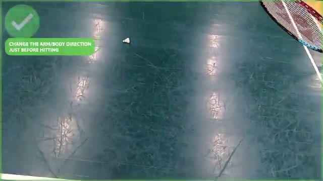 運用手臂和身體旋轉改變低手發球方向