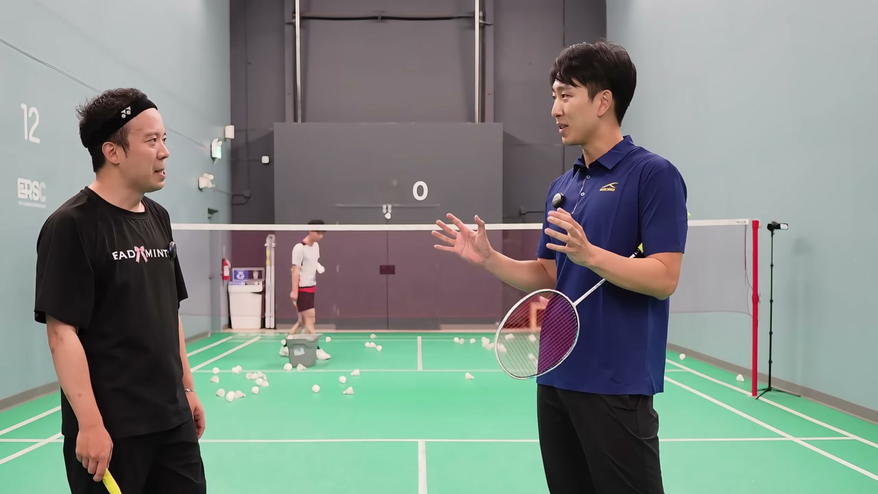 對手擊球時停止移動