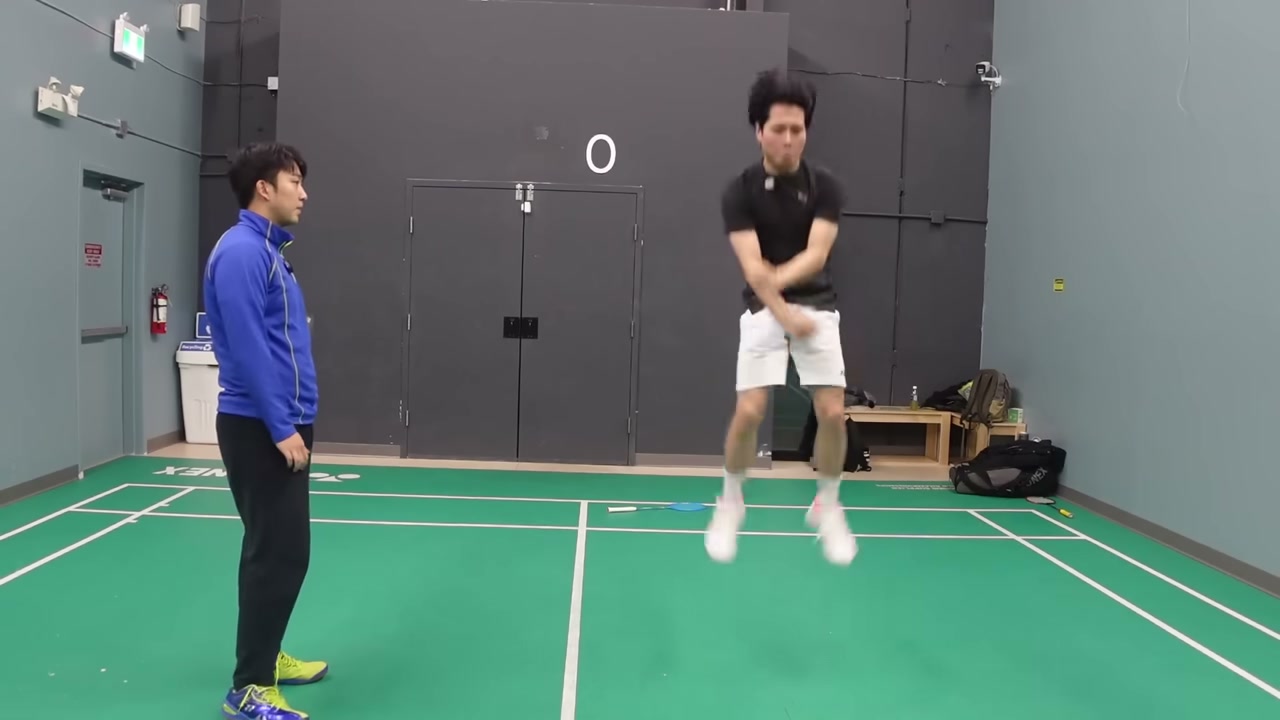 爪式握拍限制前臂旋轉