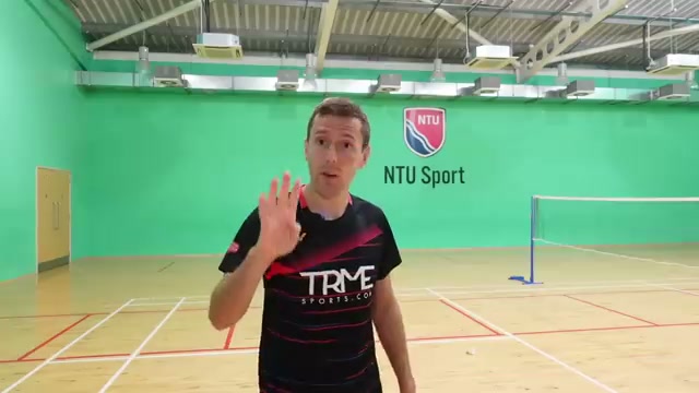 頭頂區反手對角切球（Cross-Court Reverse Slice）