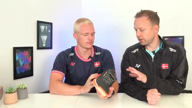 Yonex Comfort Z3 鞋楦與材質設計