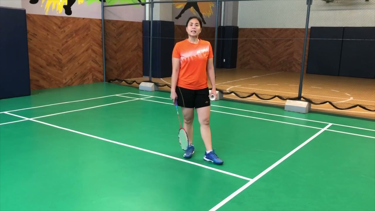發球與接發球時踩線犯規