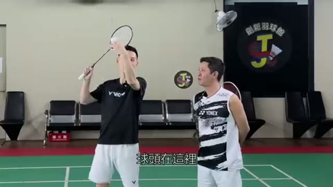 滑拍切球的正確擊球點